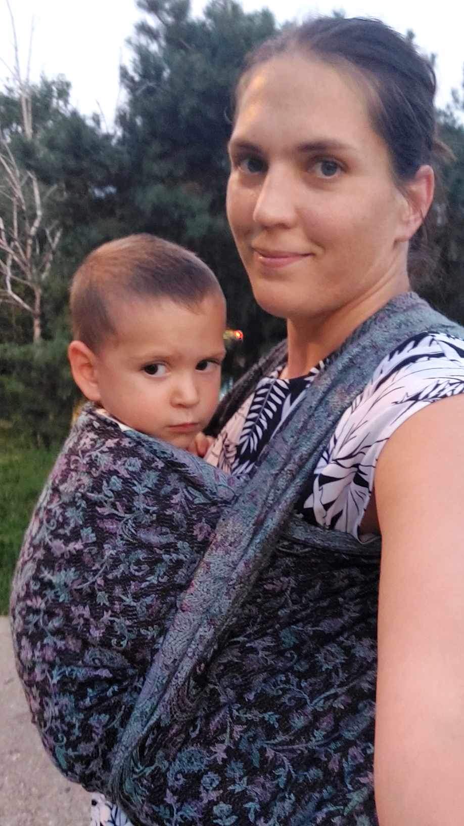 Almitra Tattva Black Pesta – Babywearing belongs to everyone